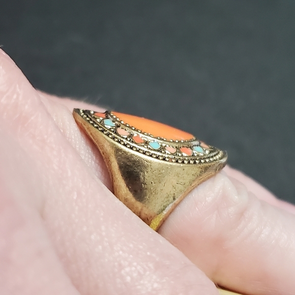 *Sale* Gold tone peach, blue and pink enamel ring Size 6.5 - Picture 2 of 8
